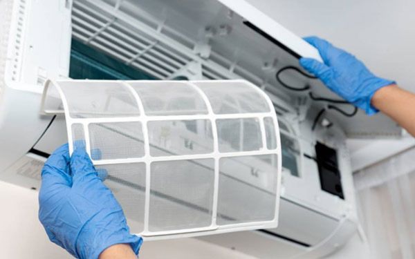 Lắp lưới lọc về vị trí ban đầu