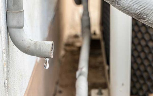 Ống thoát nước của máy lạnh