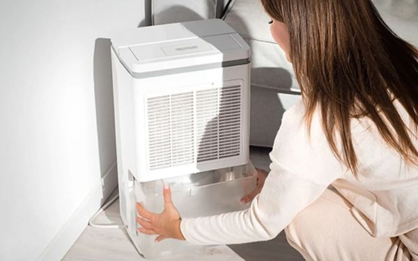 Khoảng 2-3 tuần nên vệ sinh máy hút ẩm một lần