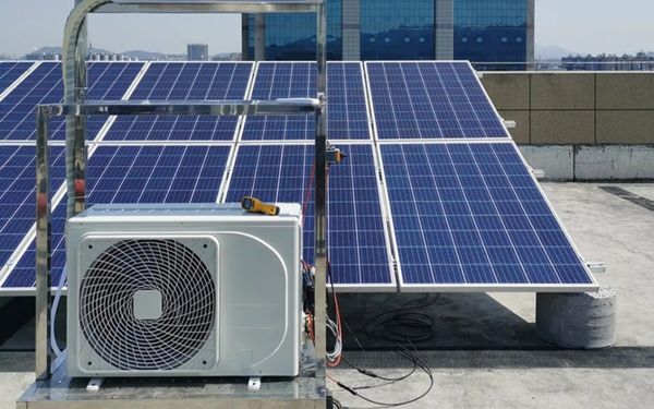 Dòng điều hòa thường được lắp trên sân thượng hoặc mái nhà